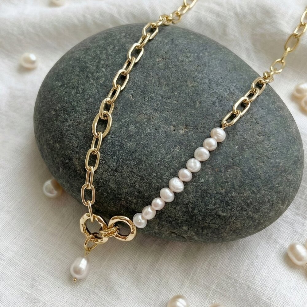18K Gold Paperclip Chain Freshwater Pearl Asymmetrical Necklace Modern Old Money - Picture 6 of 10
